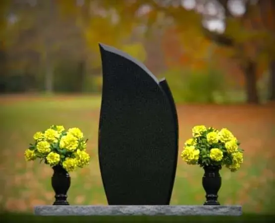 Flame-Shape Upright Granite Headstone 22x3x44